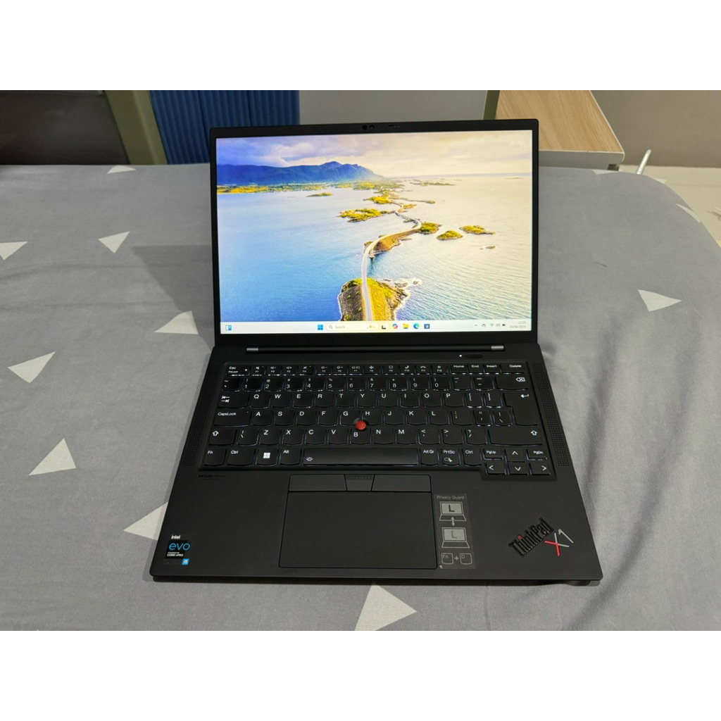Laptop Thinkpad X1 Carbon 9th Core i5/i7 Gen 11 RAM 16 SSD NVME 1TB FHD IPS Win 11 Original Touchscr