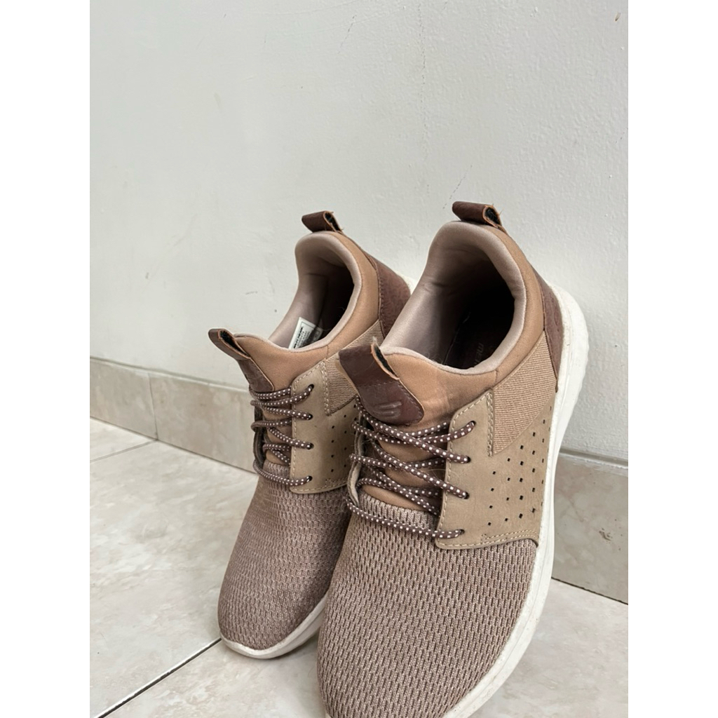 sepatu skechers classic fit memories foam size 40