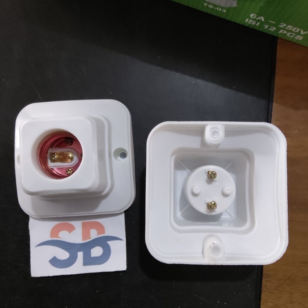 Fitting plafon / fitting plafon petak / fitting plafon segi empat / fitting / fitting lampu plafon /