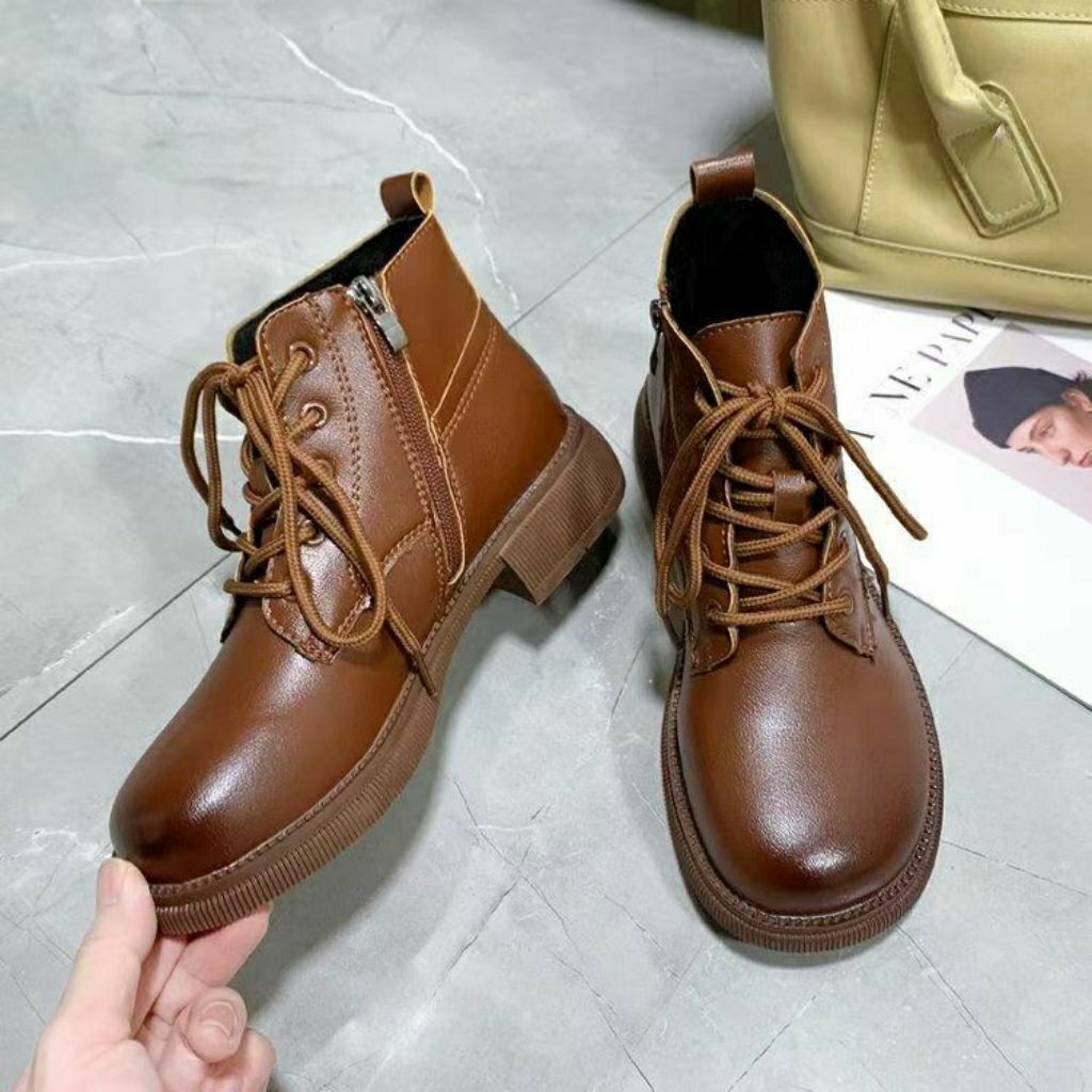 IMPORTIR SEPATU Sneakers Dokmart Leather Lowcut Impor Sepatu Cewek