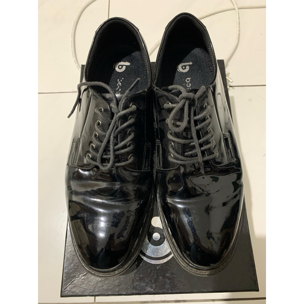 sepatu pantofel bocorocco size 43 (preloved)