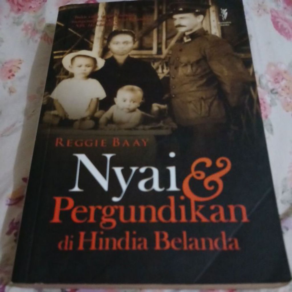 383 Buku Nyai dan Pergundikan di Hindia Belanda