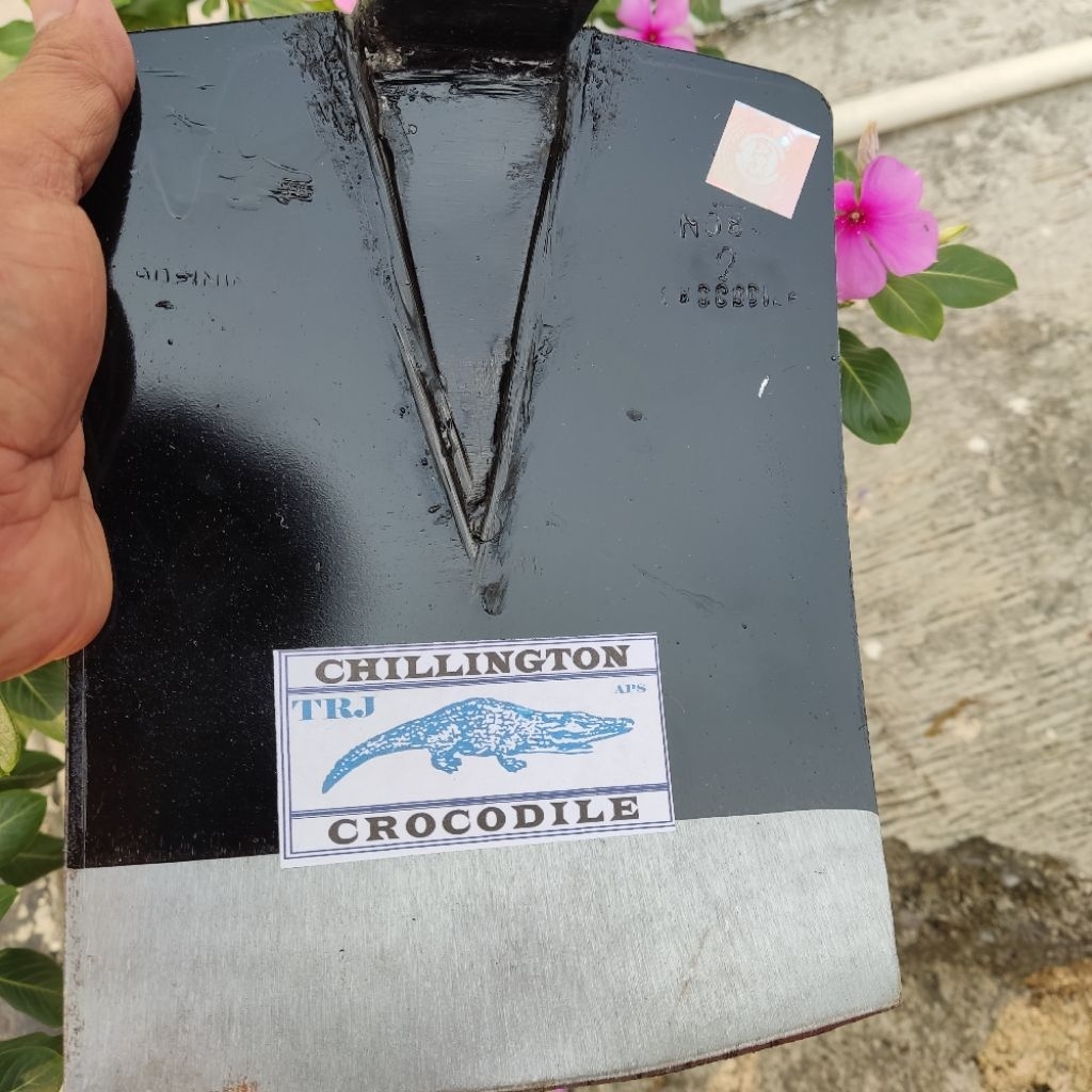 cangkul Cap Buaya Anti Lengket