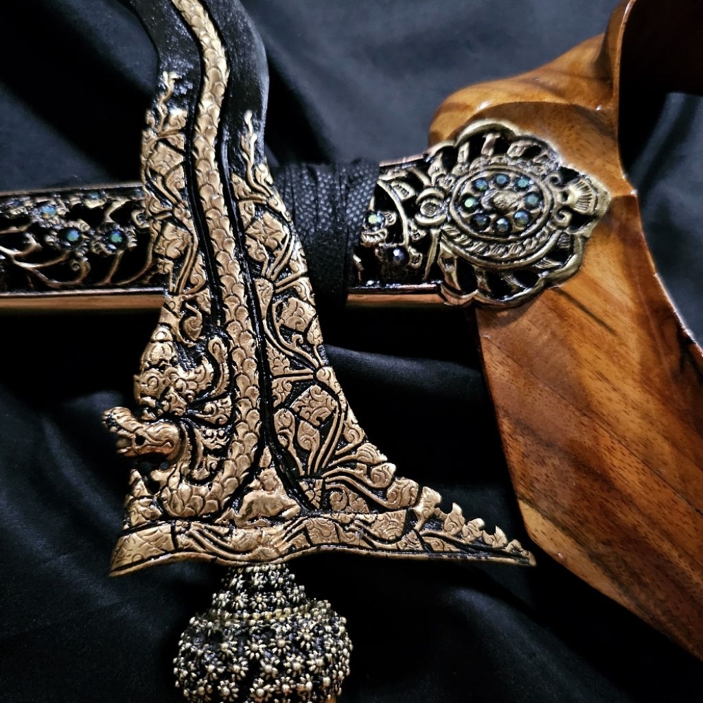 Keris Nogo Sosro Luk 11 Kinatah Sepuh Emas  Pamor Kelengan