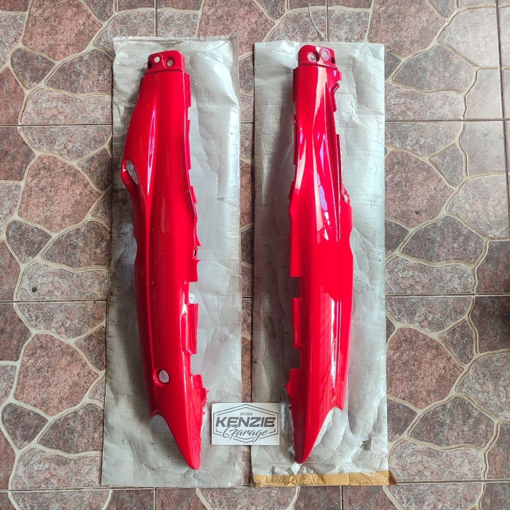Cover Body Bodi Belakang FIZR F1ZR Vega Merah Original Asli Yamaha