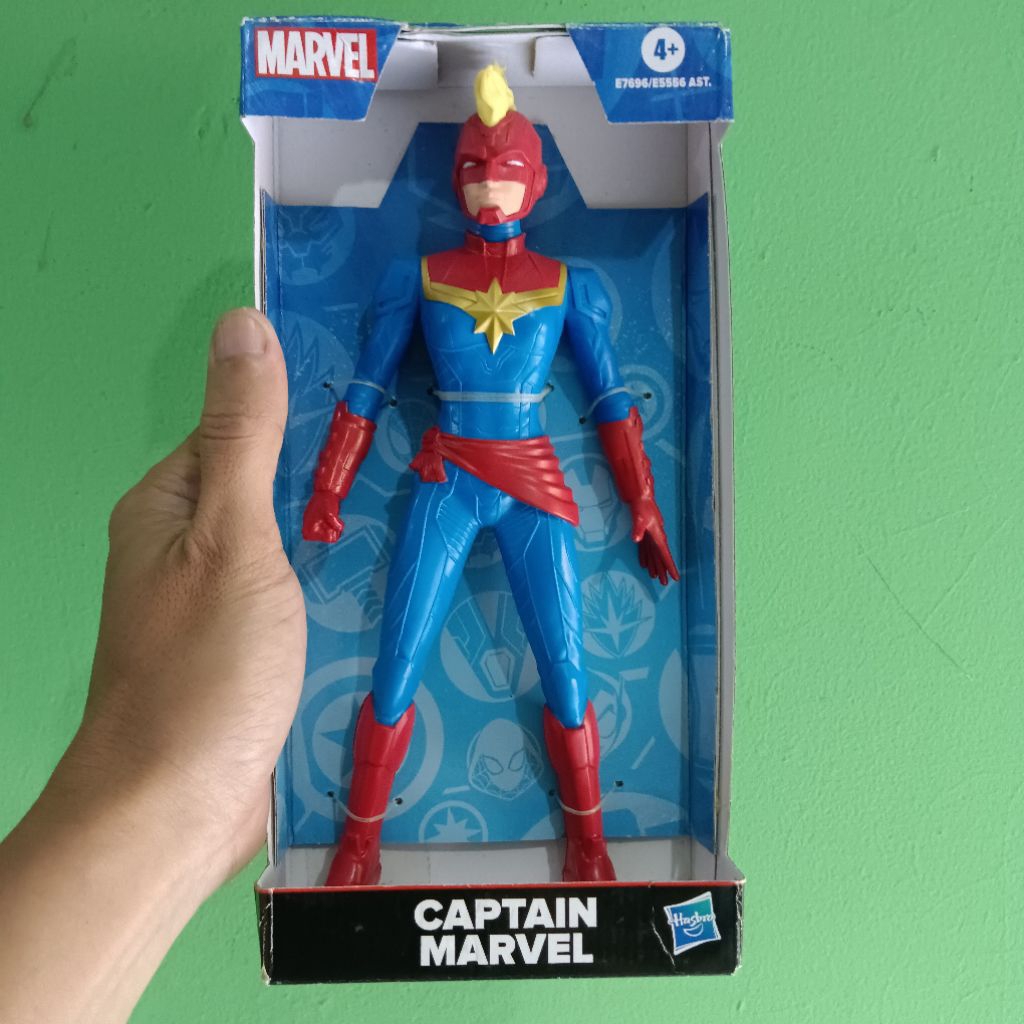 HASBRO MARVEL CAPTAIN MARVEL ACTION FIGURE ORIGINAL