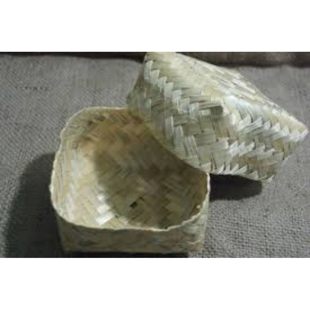 besek kecil bambu halus dan rapi