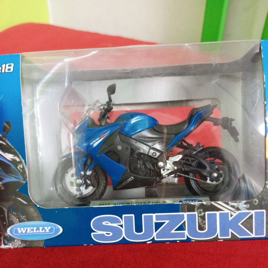 diecast miniatur motor Suzuki welly
