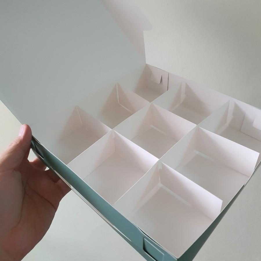 

Dus Kotak Sekat Motif Gambar Lucu 1 Pcs Isi 9 Sekat Dus Lebaran Box Idul Fitri Eid Mubarak