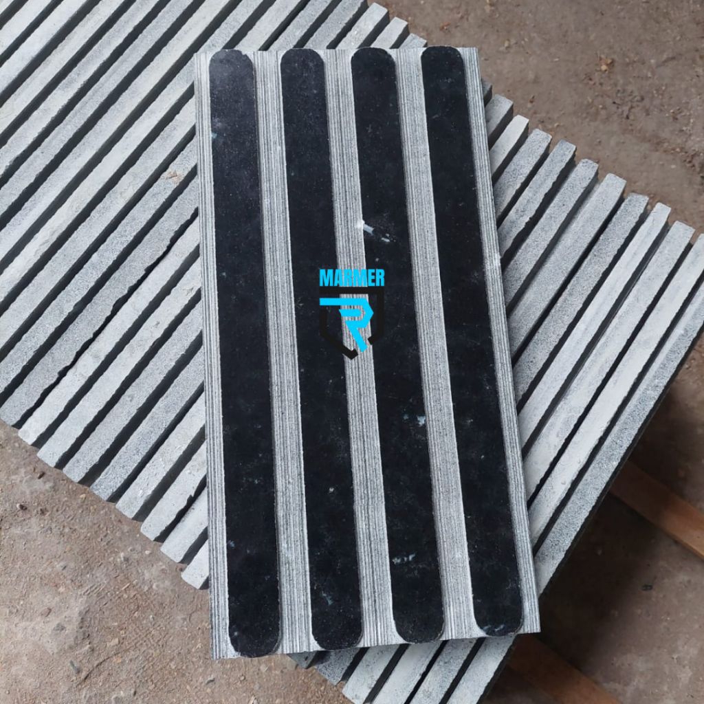 Lembaran lantai granit hitam motif alur