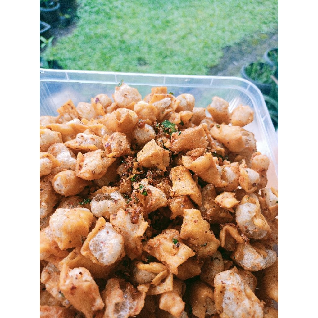 

pangsit mini kering pedas balado daun jeruk/ seblak pangsit/ pangsit mini pedas