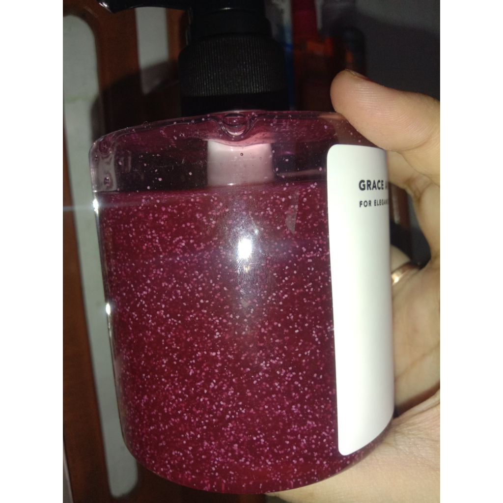 GRACE & GLOW BODY WASH