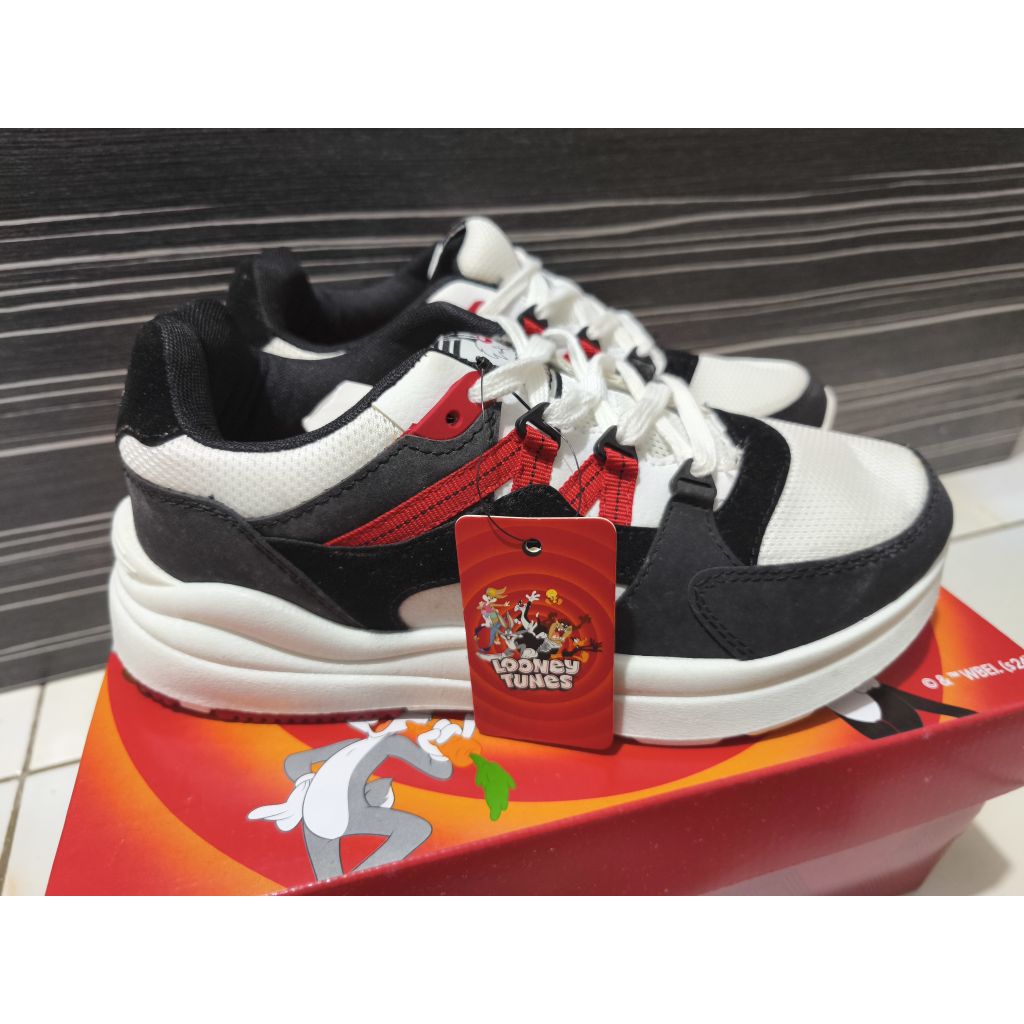 aerostreet looney tunes sylvester