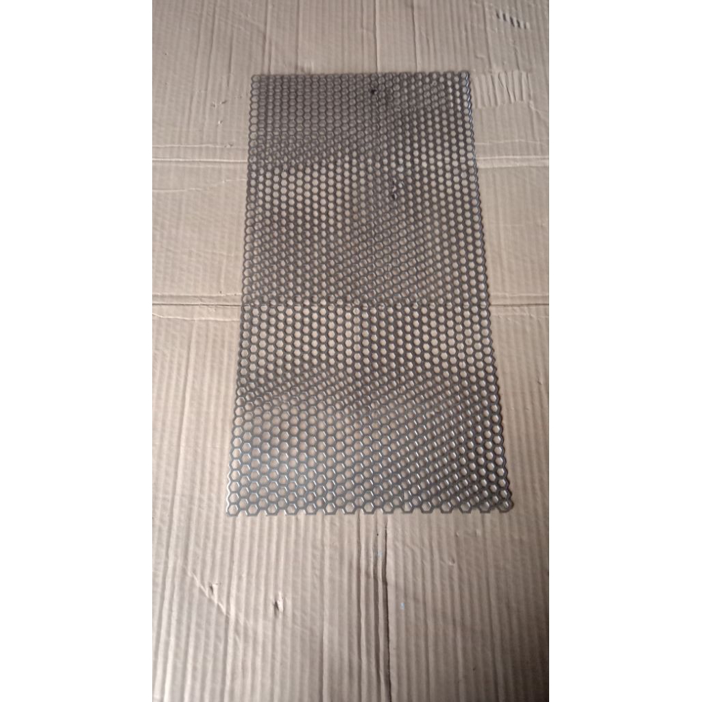 ram grill 15x45 lubang motif segi6