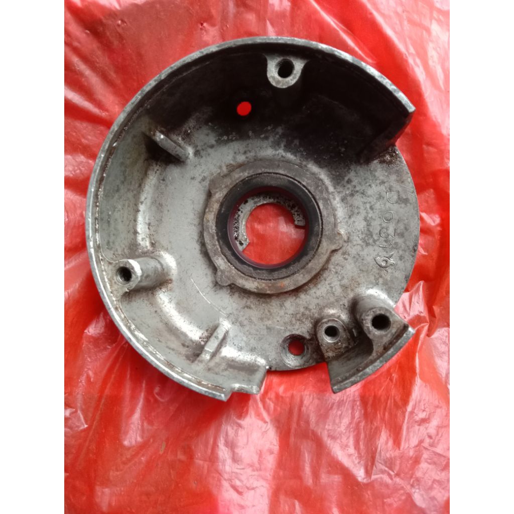 dudukan spul Honda c70