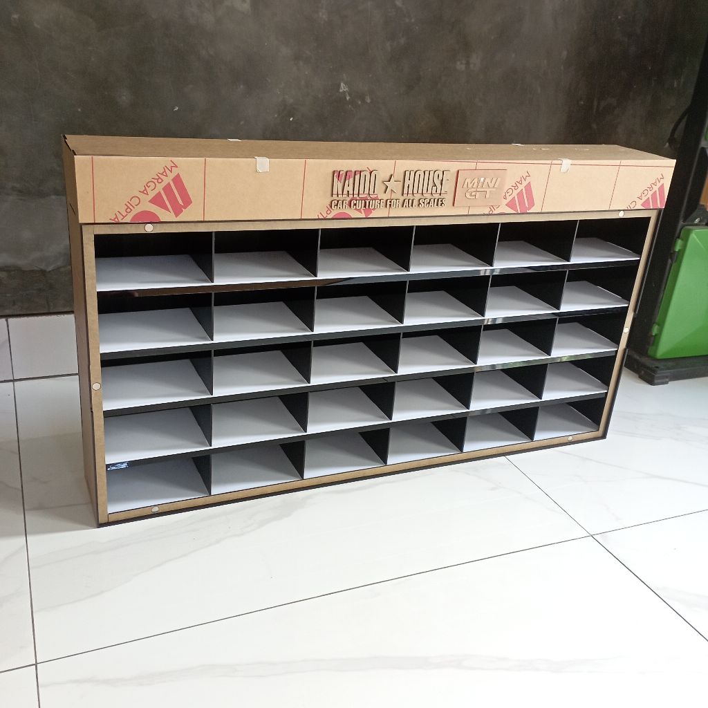 Rak Kaido House 30 slot custom led header | akrilik diecast custom