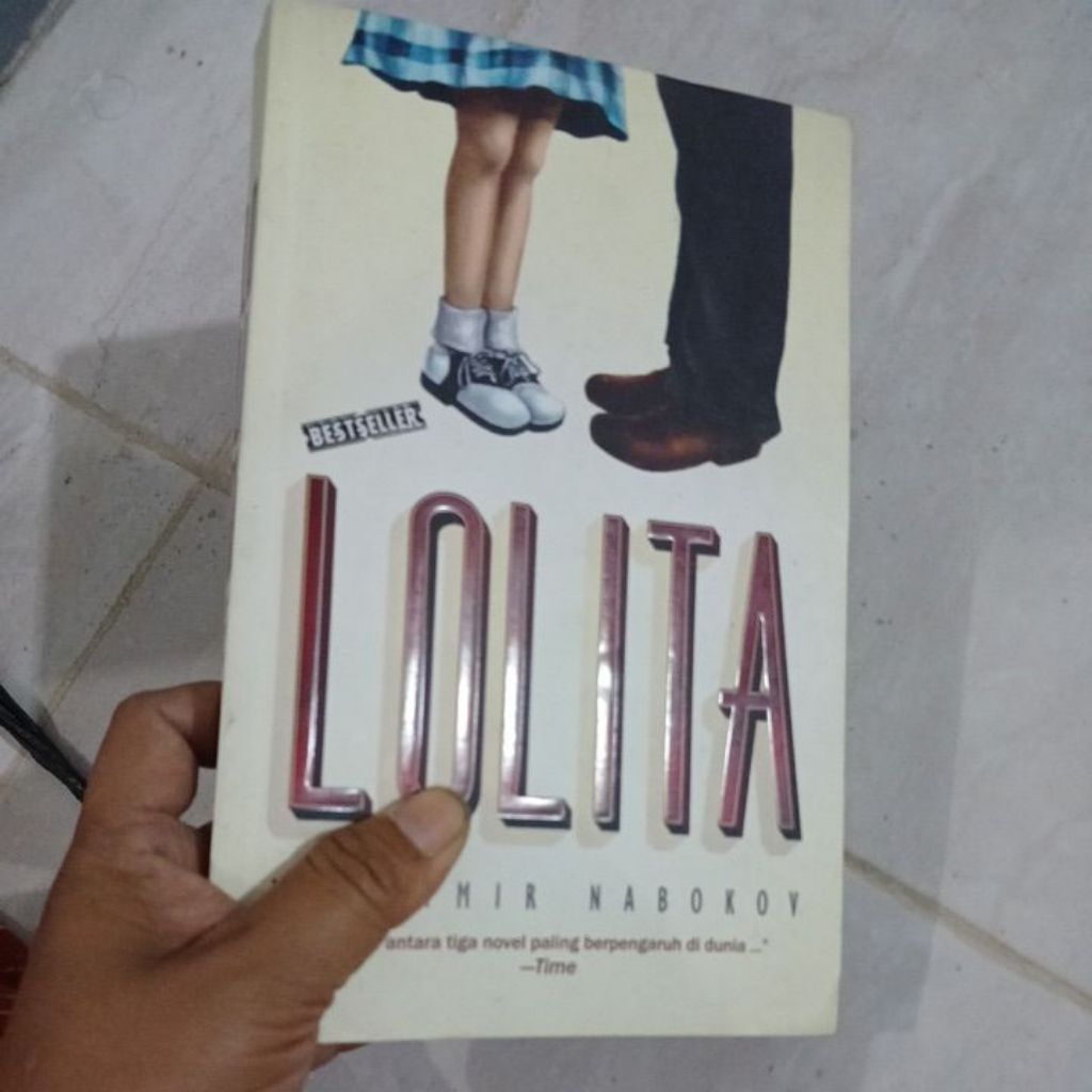NOVEL LOLITA