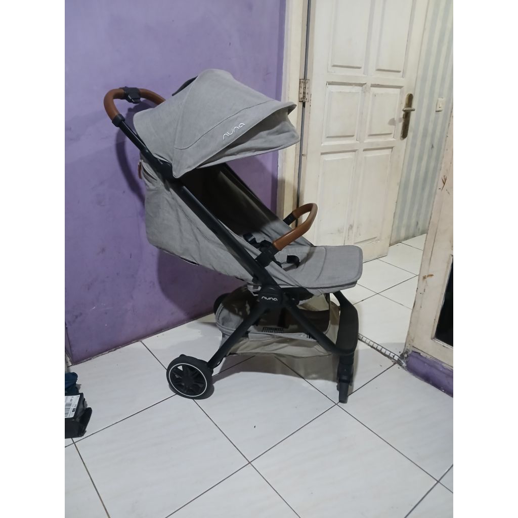 Preloved Stroller Nuna Trvl cabin size