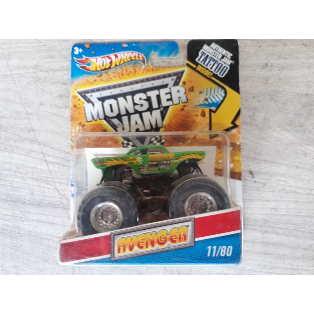 hot wheels monster jam avenger hijau 11/80