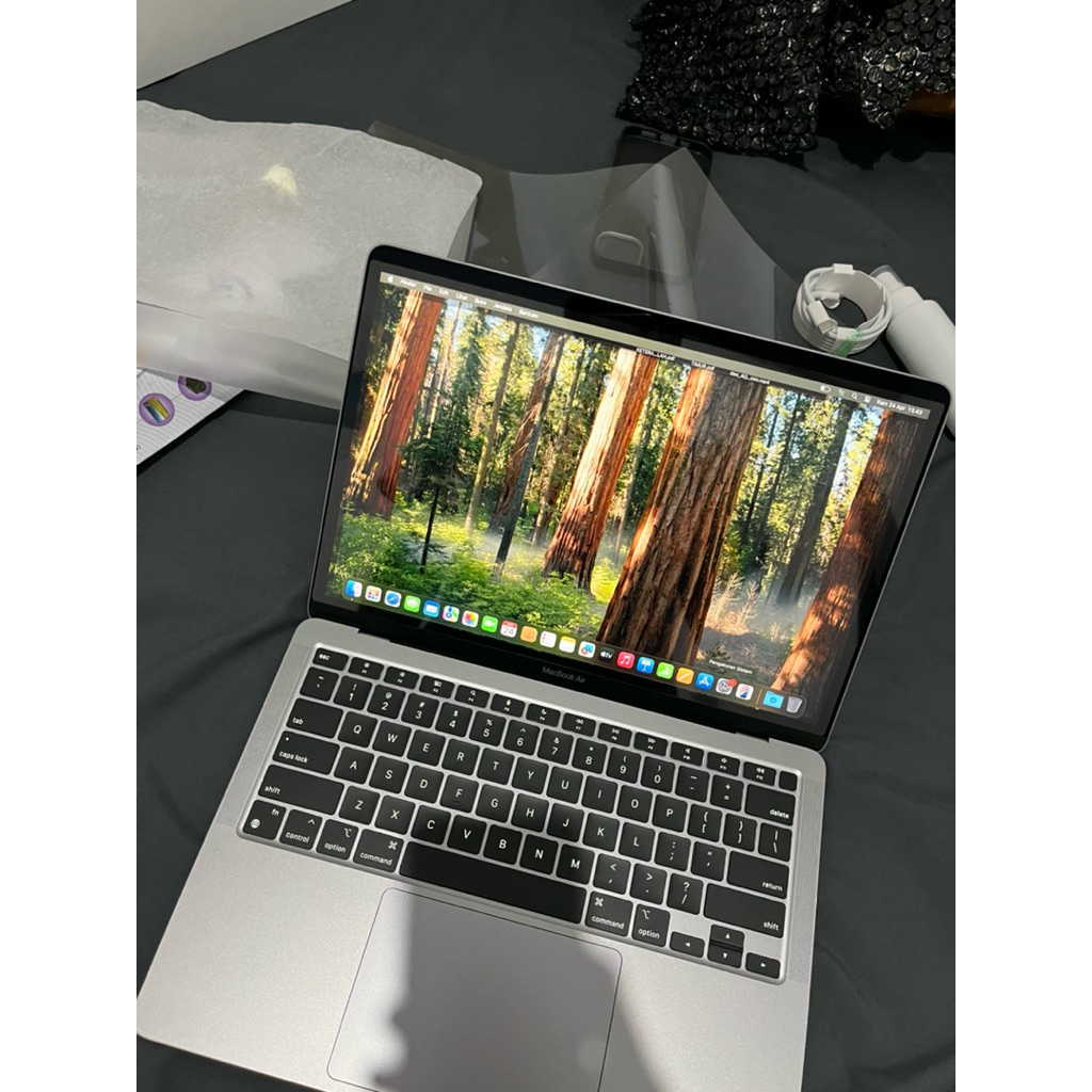 Jual Macbook Air M1 Ibox, Bekas baru pemakaian 1 bulan