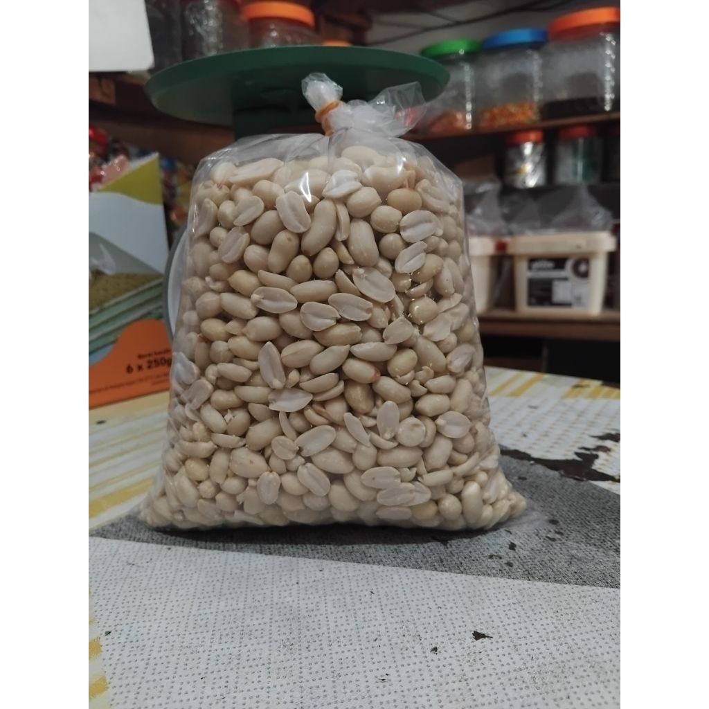

kacang tanah kupas 51/61