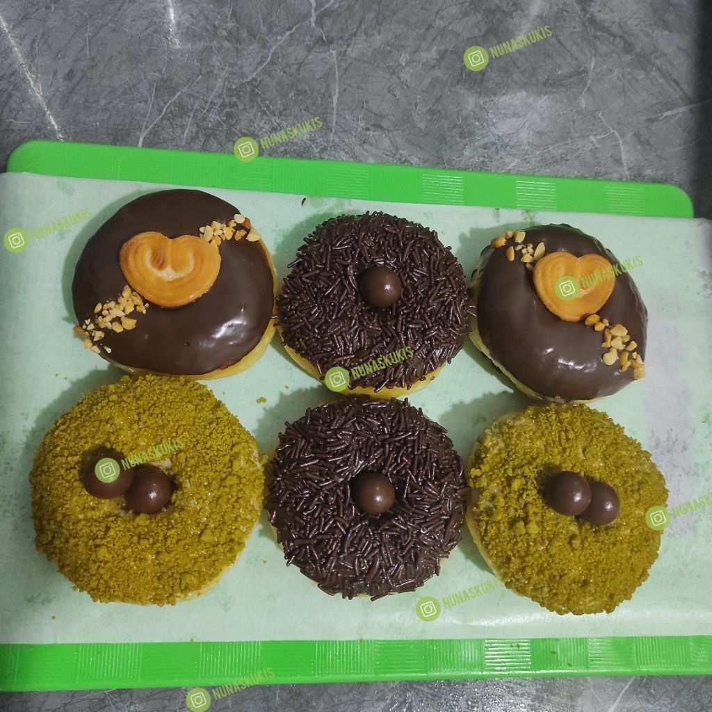 

Nunas Cake Donat Hias Ulang Tahun, Donat ulang tahun, Donat Banyuwangi