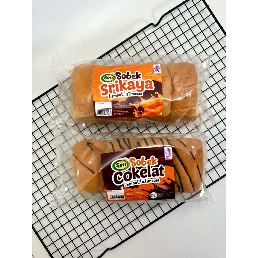 

Roti Sobek (Srikaya - Coklat) SIM Bakery
