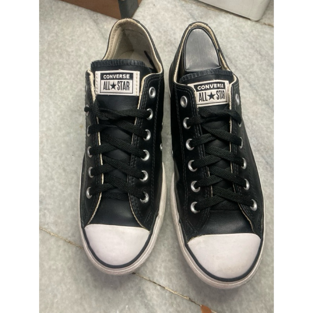 Sepatu Pria Converse Low Warna Hitam Ukuran 41 (26cm) – Second / Bekas – Kondisi Layak Pakai