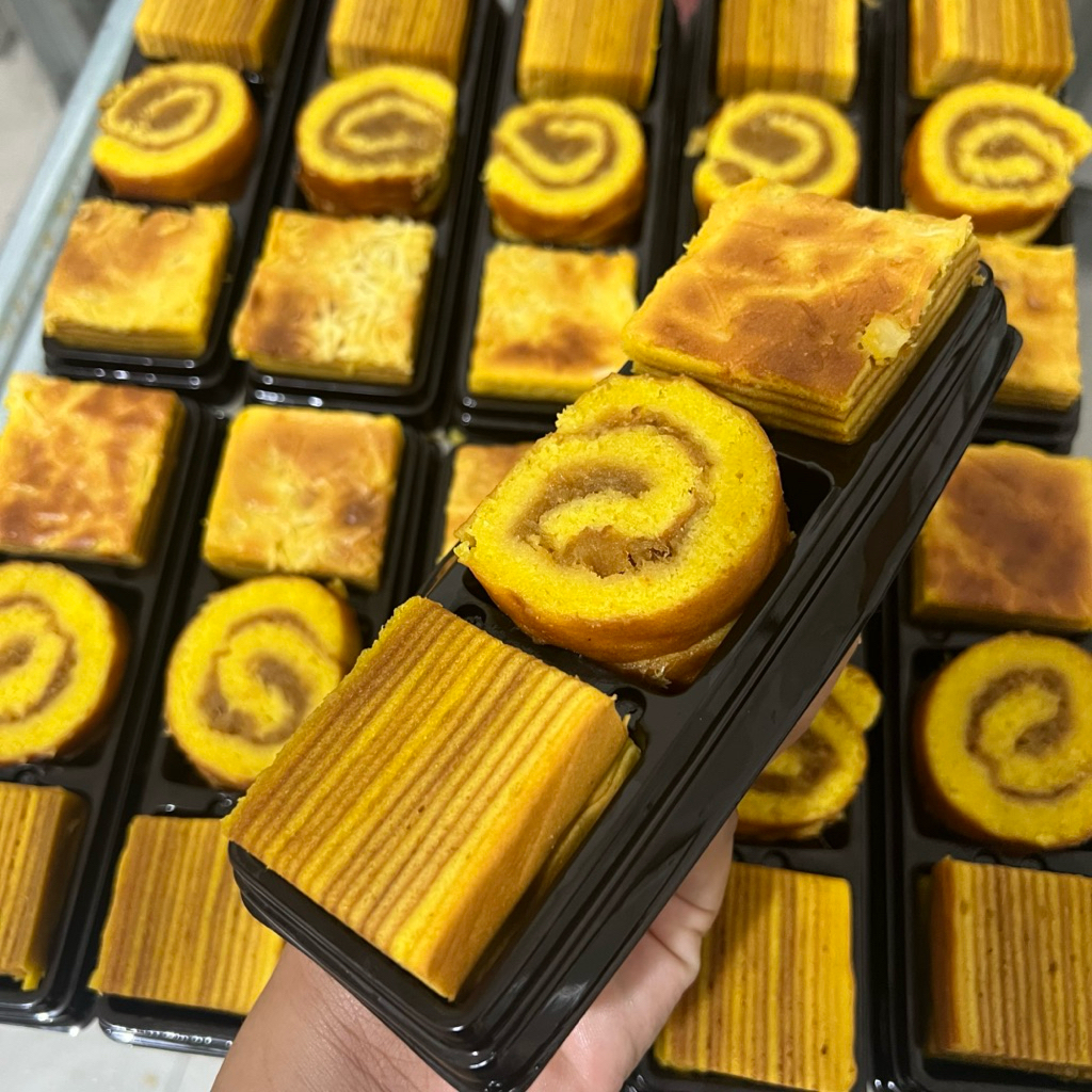 

triple cake (lapis keju ,roll nanas,lapis premium