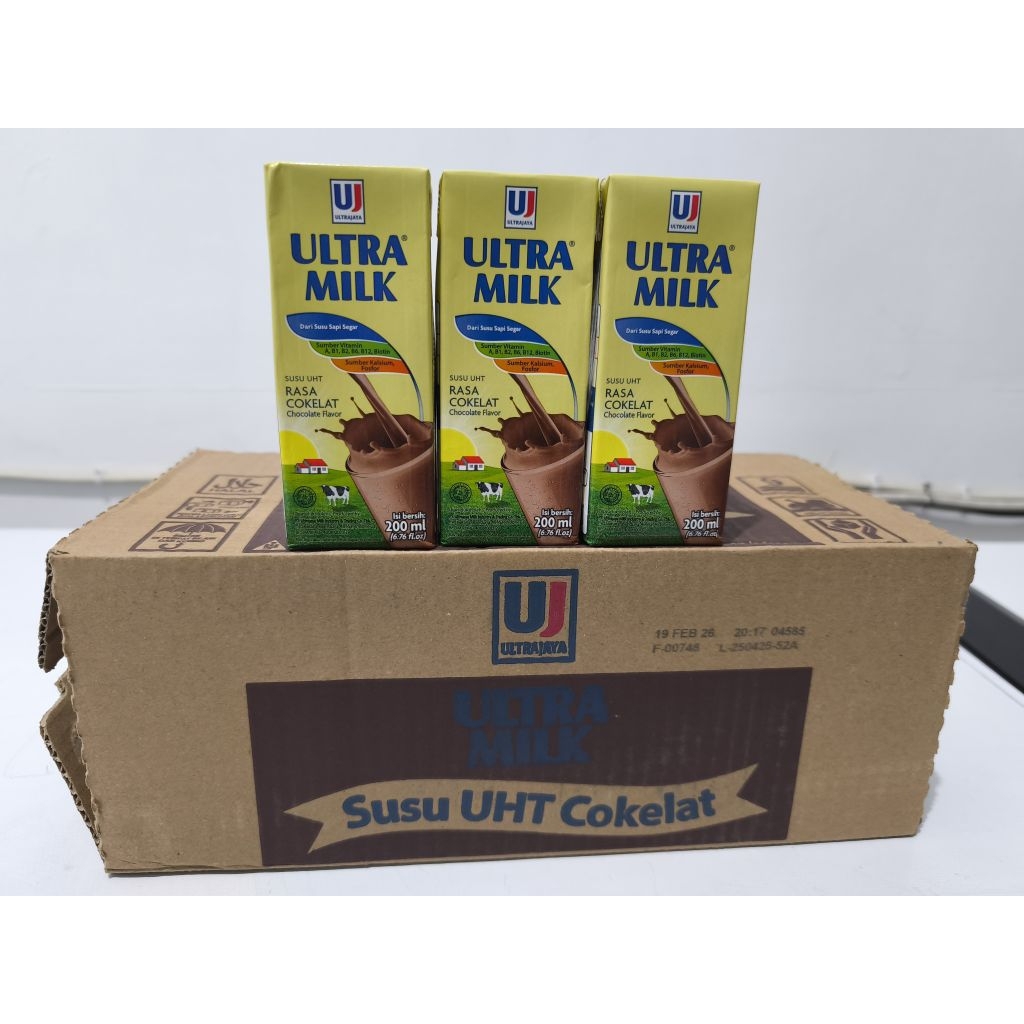 

Halal | Susu Ultra Milk UHT 200 ml 1 karton isi 24 pcs ras coklat full cream Strawberry