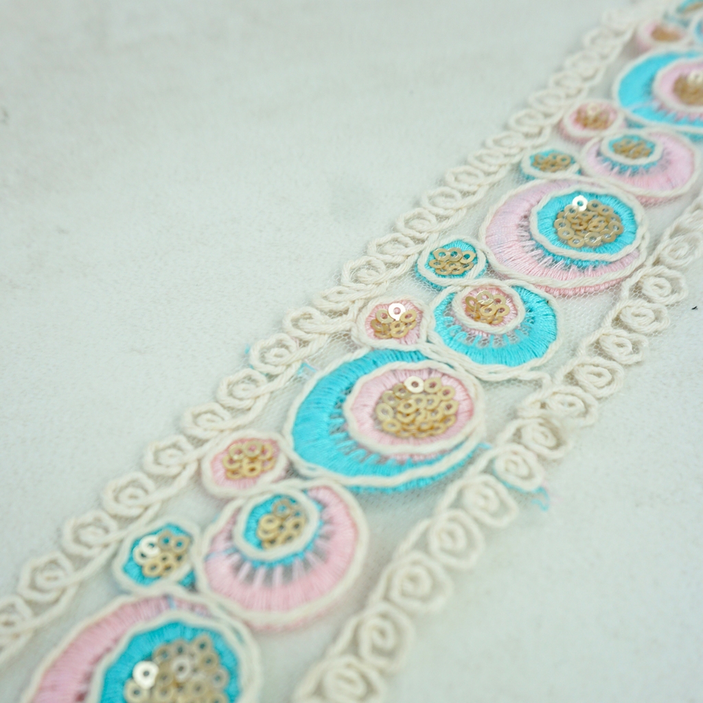 Renda Rajut Motif Cantik Bordiran Timbul Cream / Renda Rumbai / renda rajut tengah, renda rajut