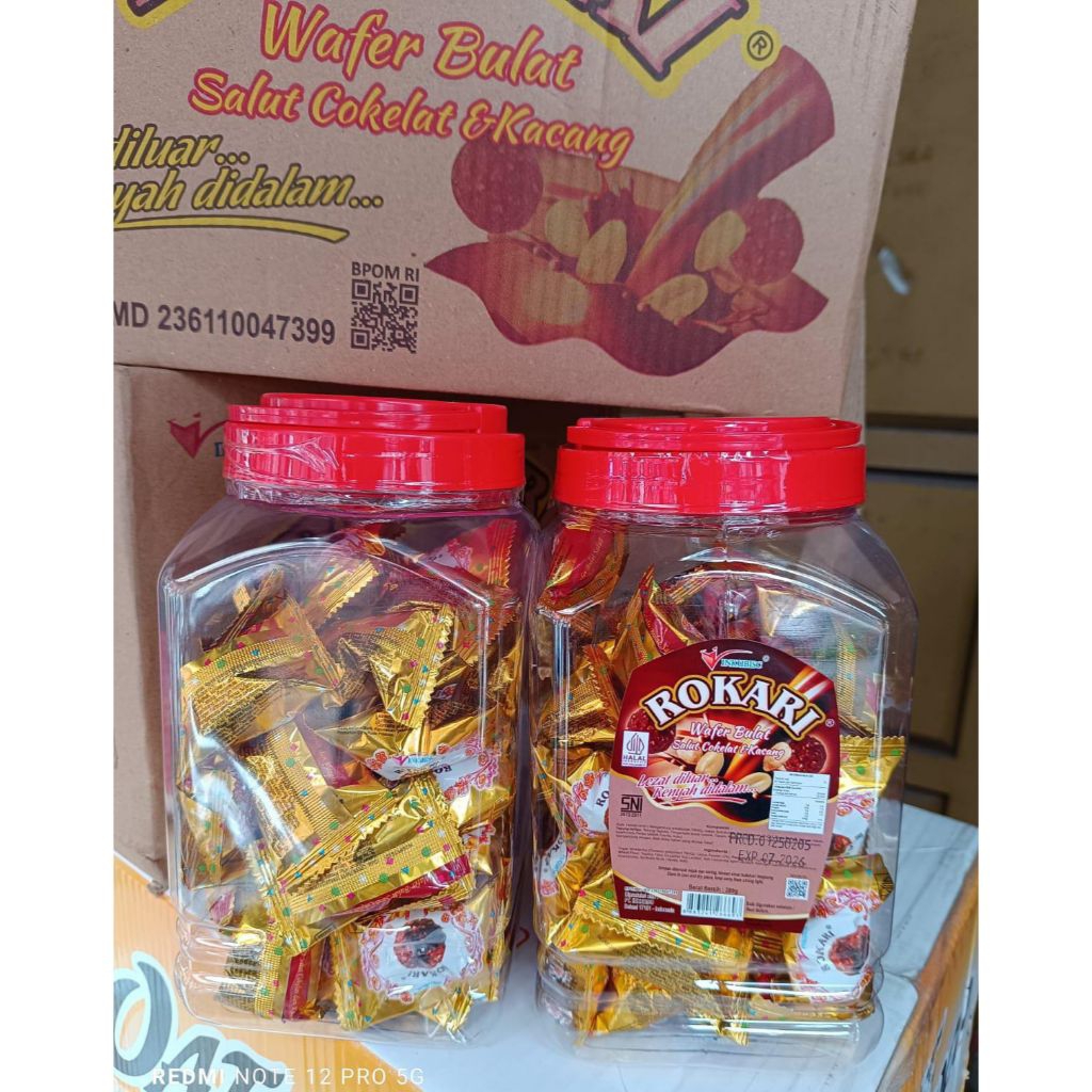 

Rokari Toples Wafer Bola Coklat