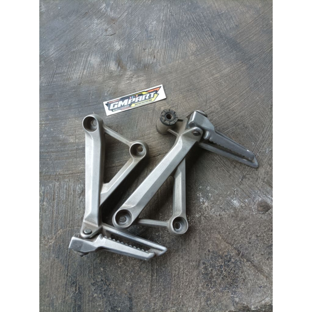 Postep step belakang cb150r led new original