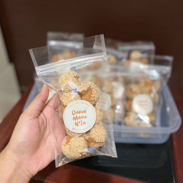 

Kue Ketawa Khas Medan - Small