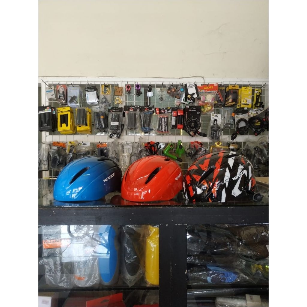 Helm Sepeda Raze r18 kacamata magnetik