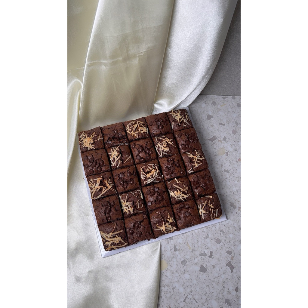 

Miette Cake Fudgy Brownies Dark Chocolatte