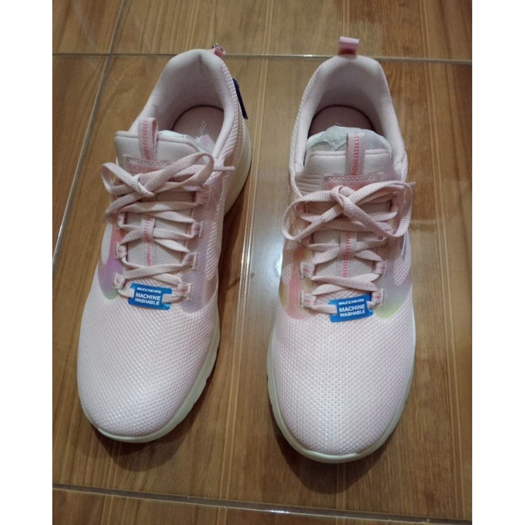 sepatu wanita sport skechers size 40 pink. sepatu kets