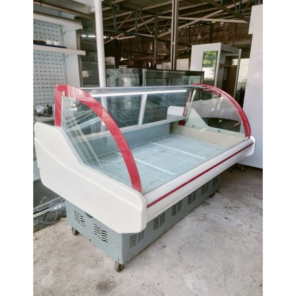 Meat showcase chiller second normal