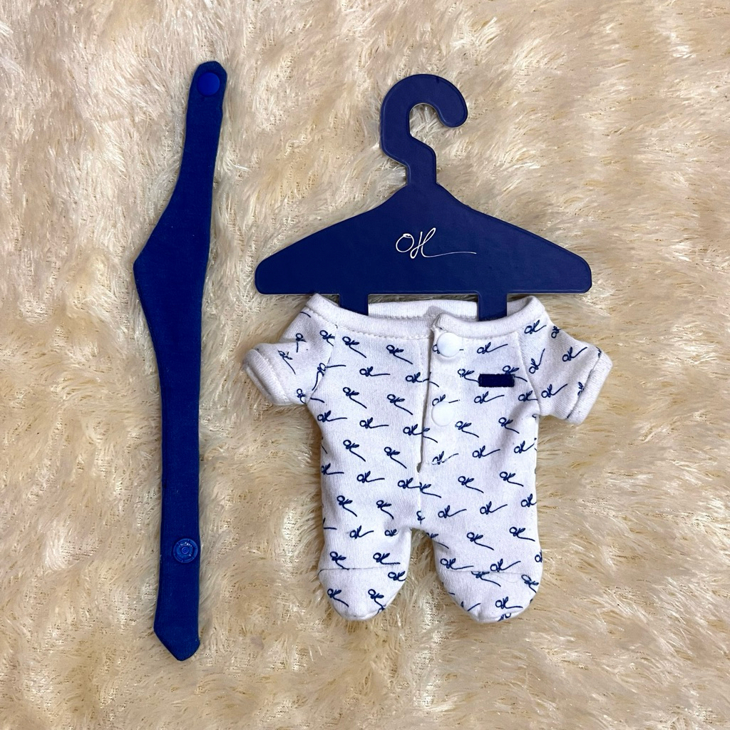 Baju skzoo mixtape oh merch 20cm white version preloved