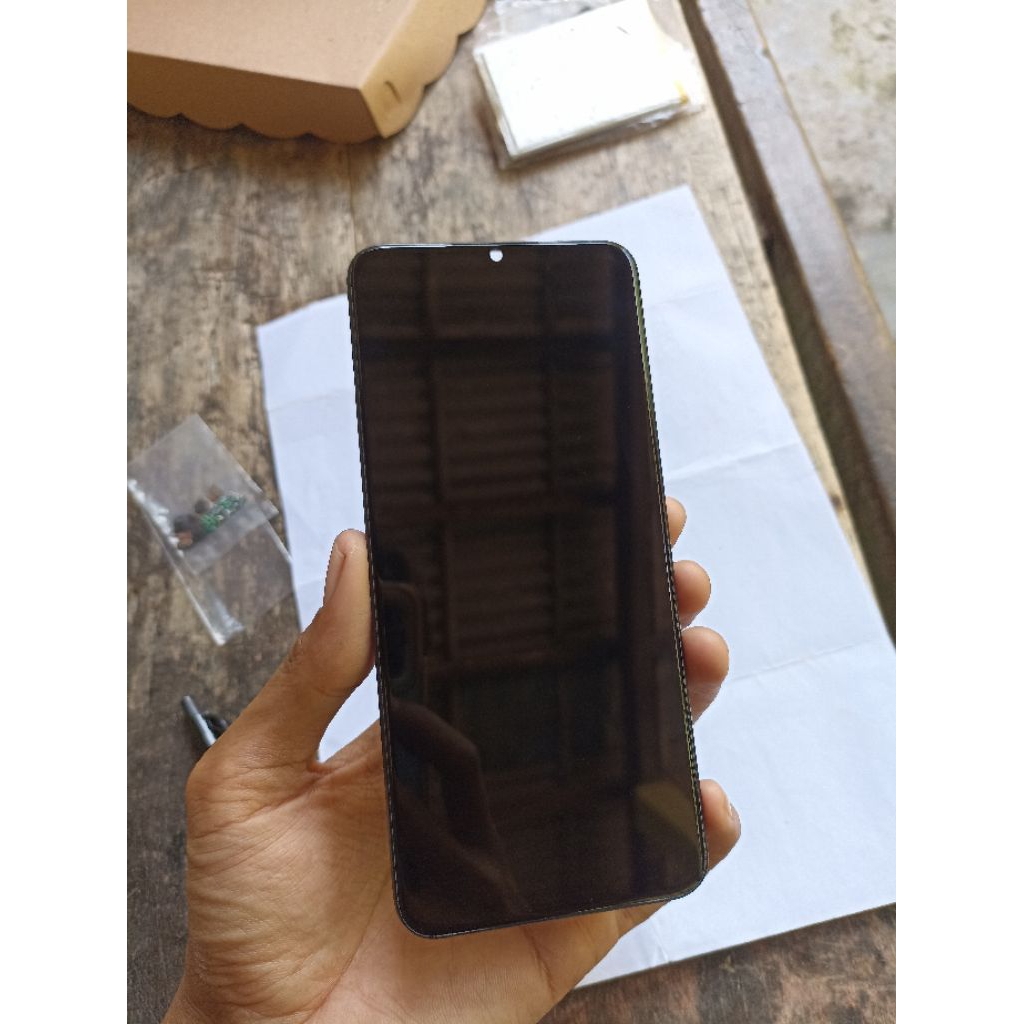 Lcd+Frame+papan koncektor cas Ori copotan realme Narzo 30A