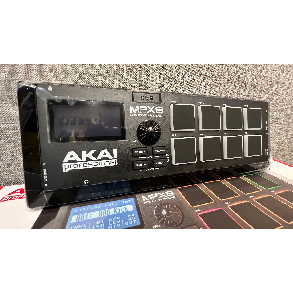 AKAI MPX8 AKAI MPX-8 AKAI MPX 8 Portable Sample Pad Controller