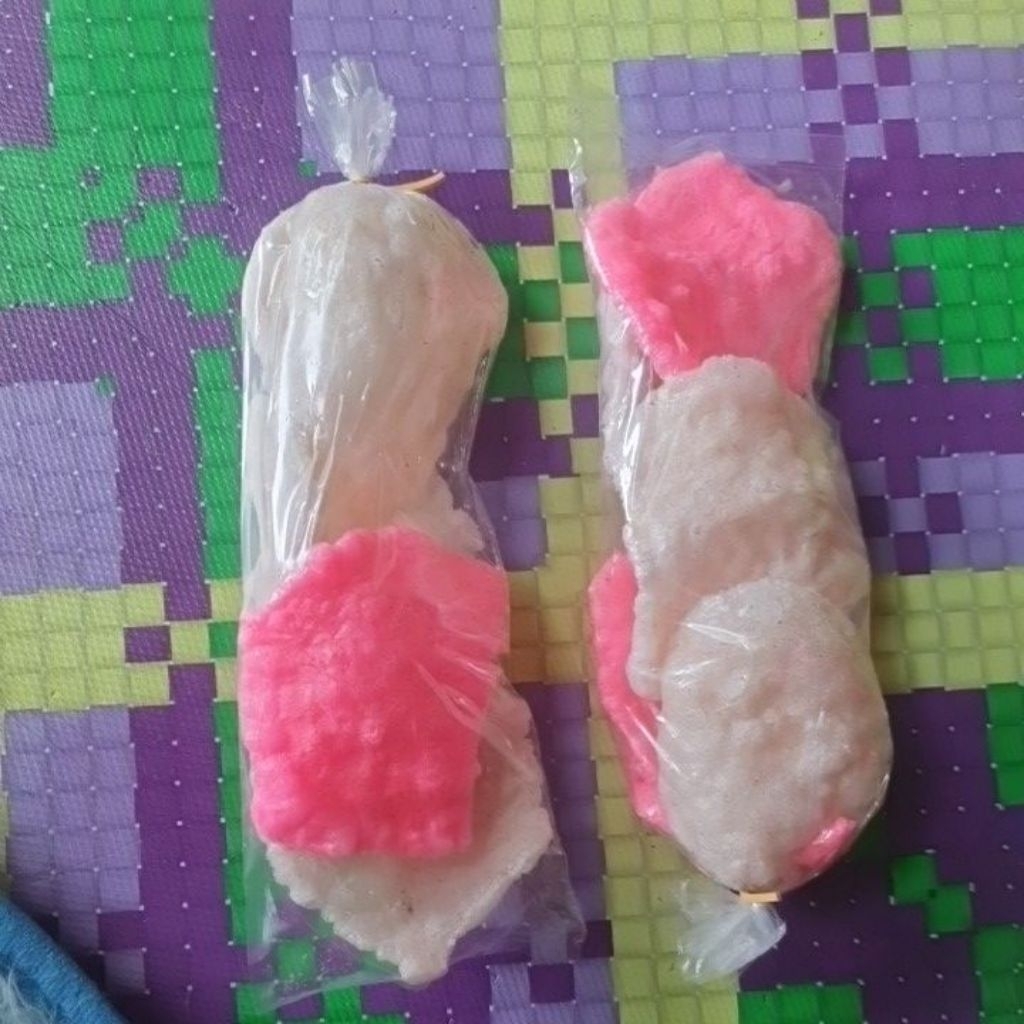 

Kerupuk Pasir Karawang — Renyah Tradisional, Warna-warni Ceria!