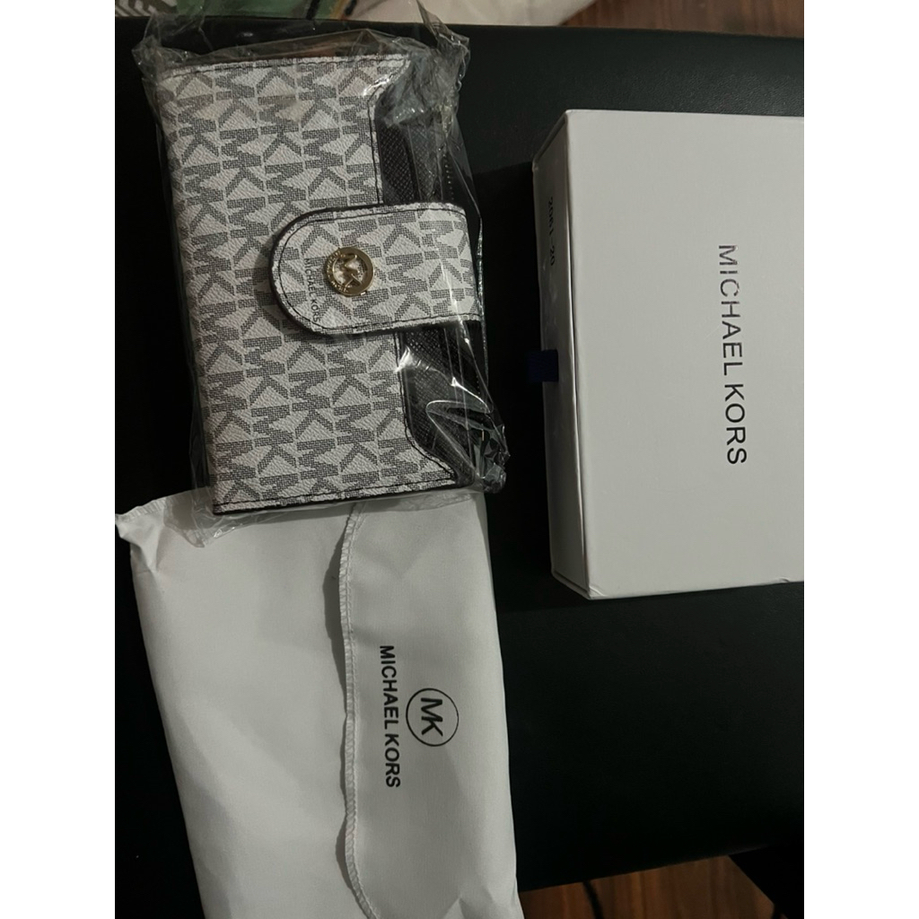 Dompet MK premium/ Dompet MK murah/ Preloved MK/Dompet MK