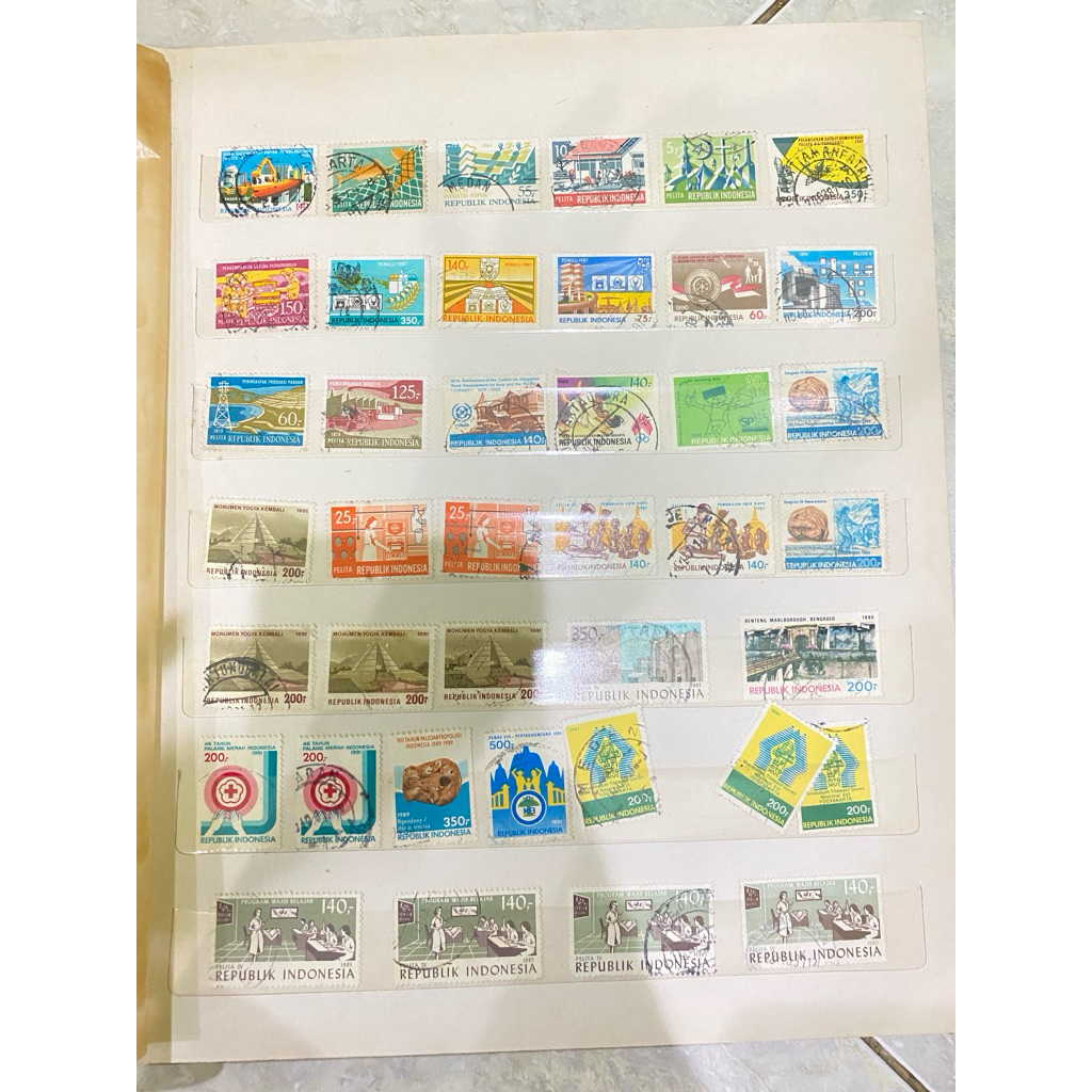 

PERANGKO PRANGKO INDONESIA 40 PC (1 SET) KOLEKSI KUNO ANTIK REPUBLIK INDONESIA