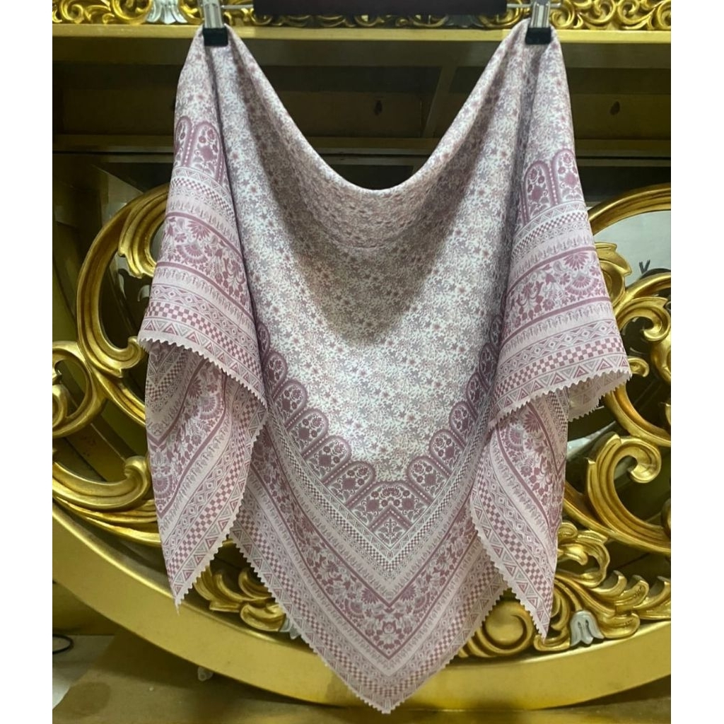 HIJAB SEGI EMPAT MOTIF ELVI WARNA CREAM KERUDUNG VOAL PREMIUM