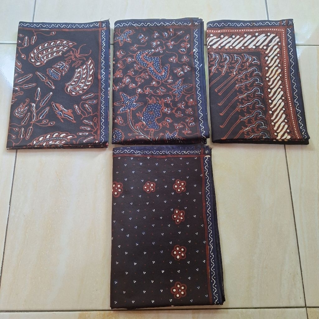Iket, udeng, bahan blangkon batik tulis segi empat dan segitiga