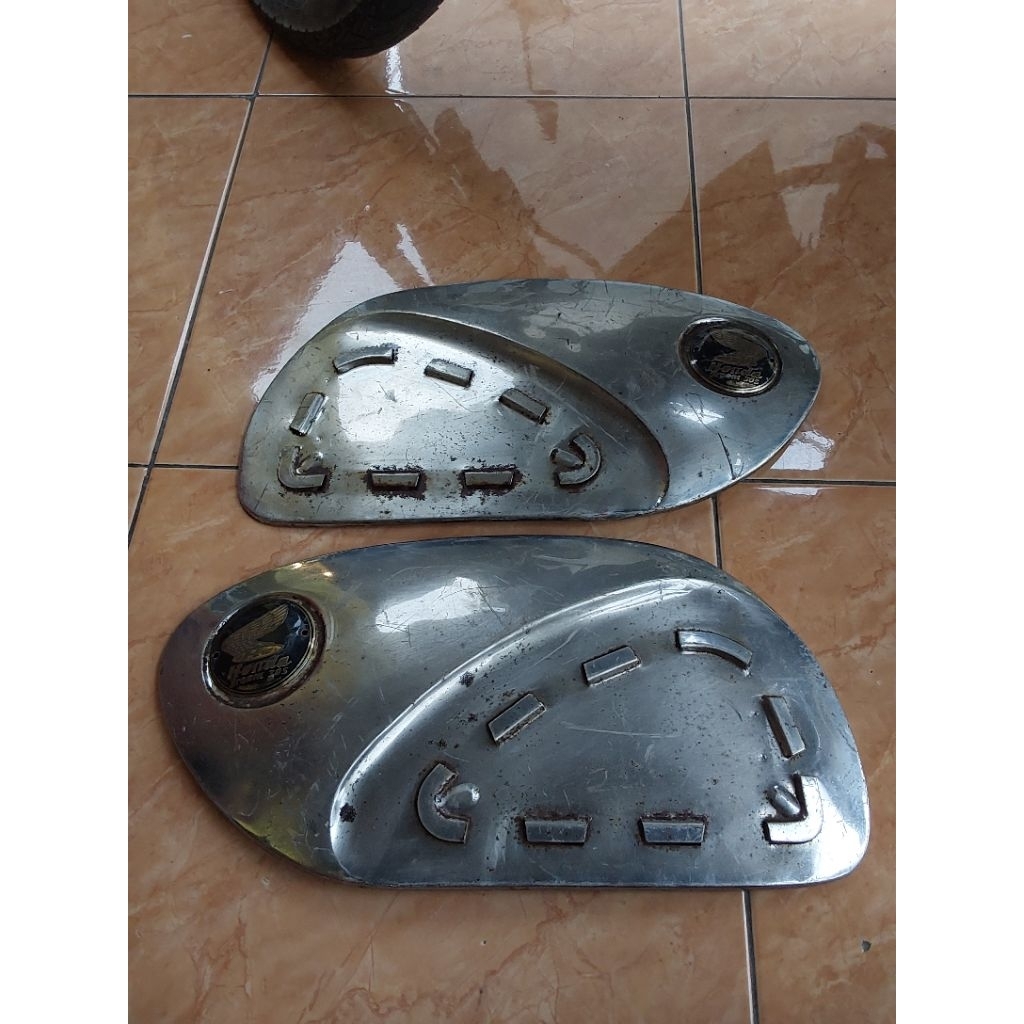 Panel tangki Honda CB dream 305 Panel set emblem Honda CB Dream 305