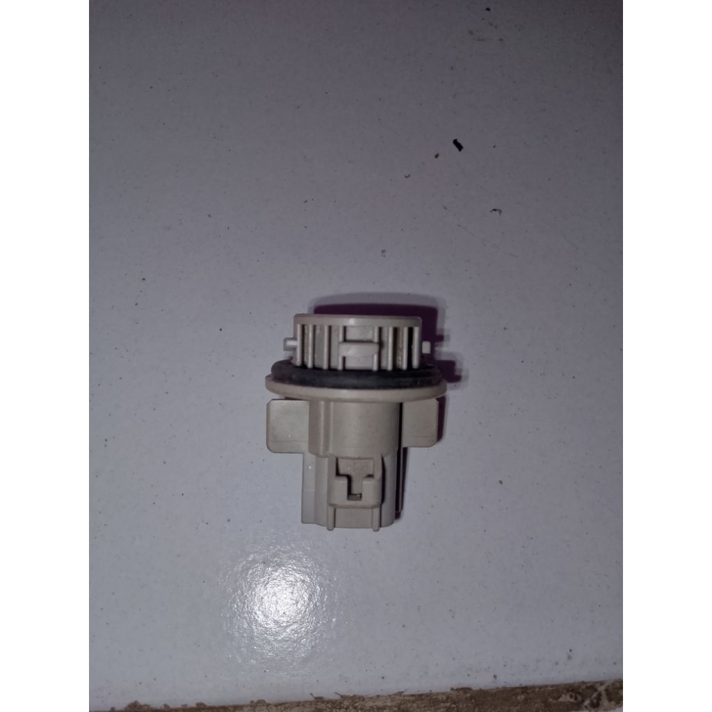 Soket fitting lampu sein depan X over Neo, Yaris, Baleno, Ertiga, Innova 2004 -2011