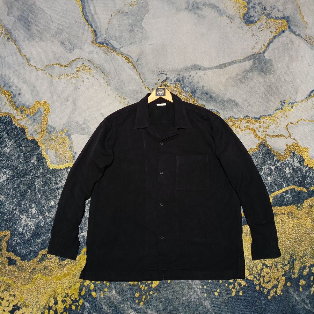 Kemeja Hitam Open Collar GU