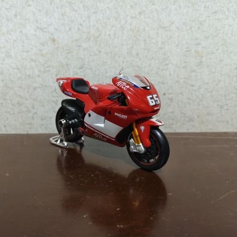 Diecast Maisto Max Biaggi + Capirossi Skala 1:18